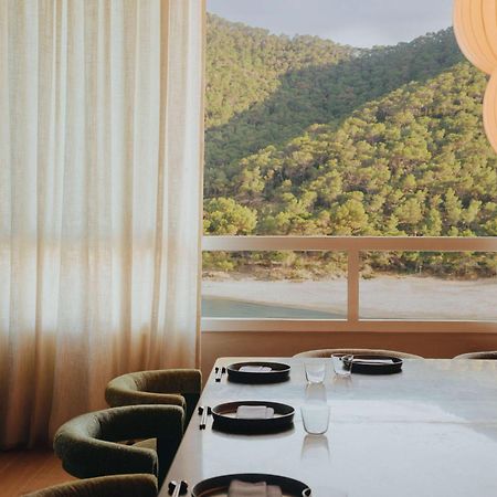 Hotel Mondrian Ibiza Cala Llonga  Esterno foto